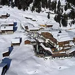 Отель Silbertal 4*