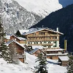 Silbertal Отель Зёльден