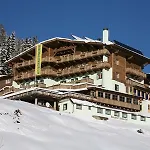 Silbertal Отель